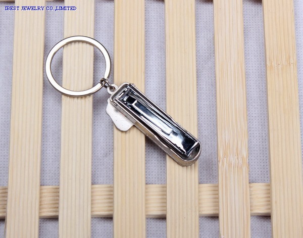 Metal nail clipper key ring with Portugal logo