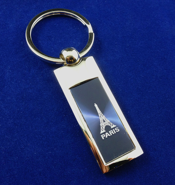 Metal key chain with Paris logo