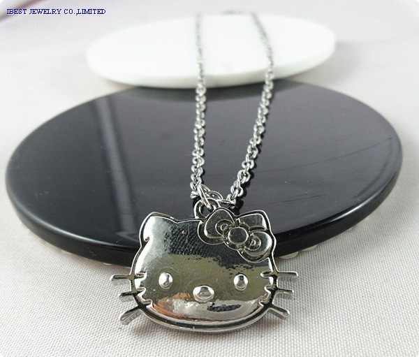 Hello kitty color enamel  metal necklace