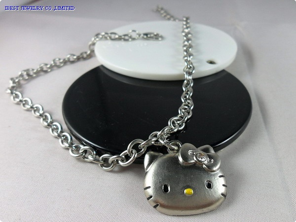 Hello Kitty Metal necklace