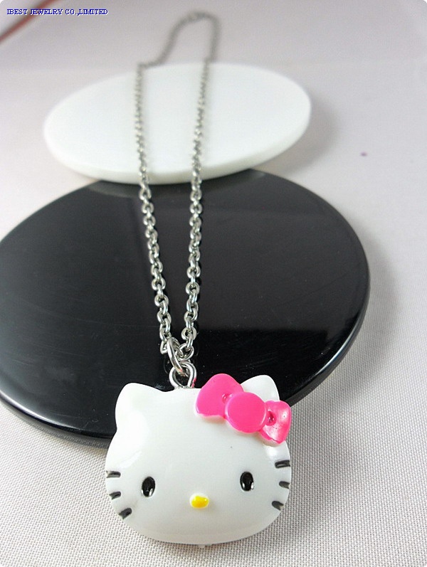 Hello Kitty charm necklace