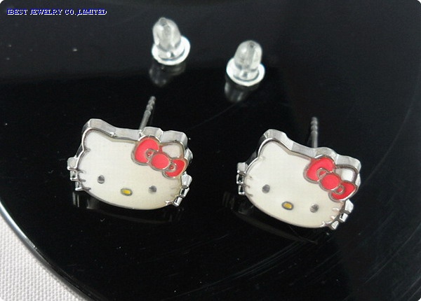 Hello Kitty color enamel earring stud