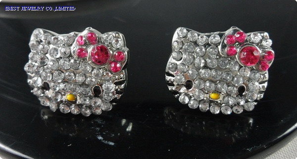 Hello Kitty rhinestone metal earring