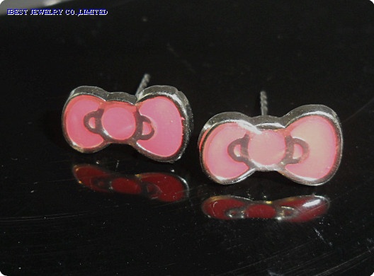 Hello Kitty Metal earring stud